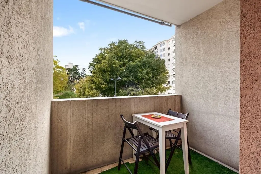 Apartment Ideal Location For Lyon Center Villeurbanne France